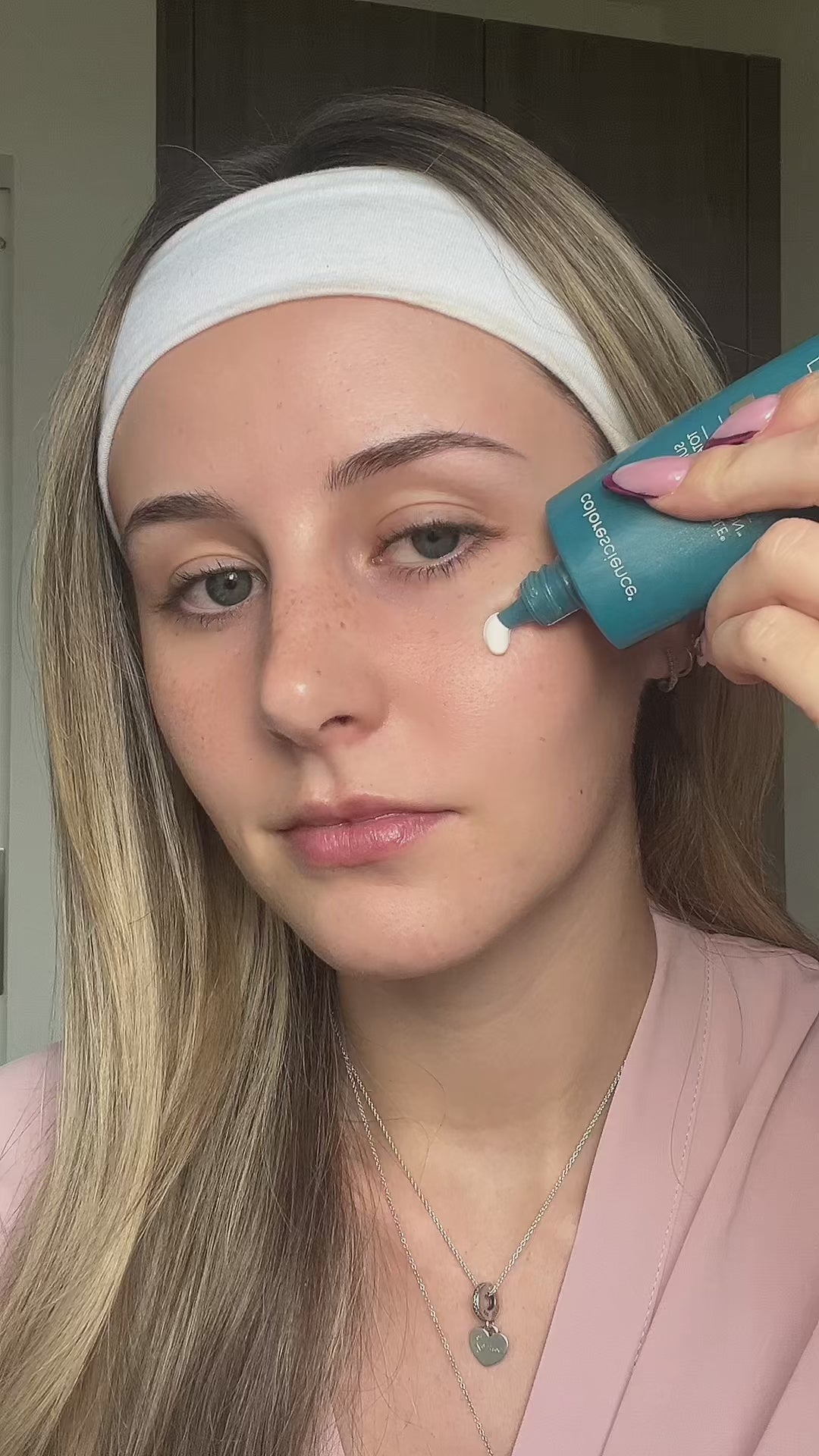 Load video: colorescience® Total Protection Face Shield Flex SPF 50 Mineral Sunscreen