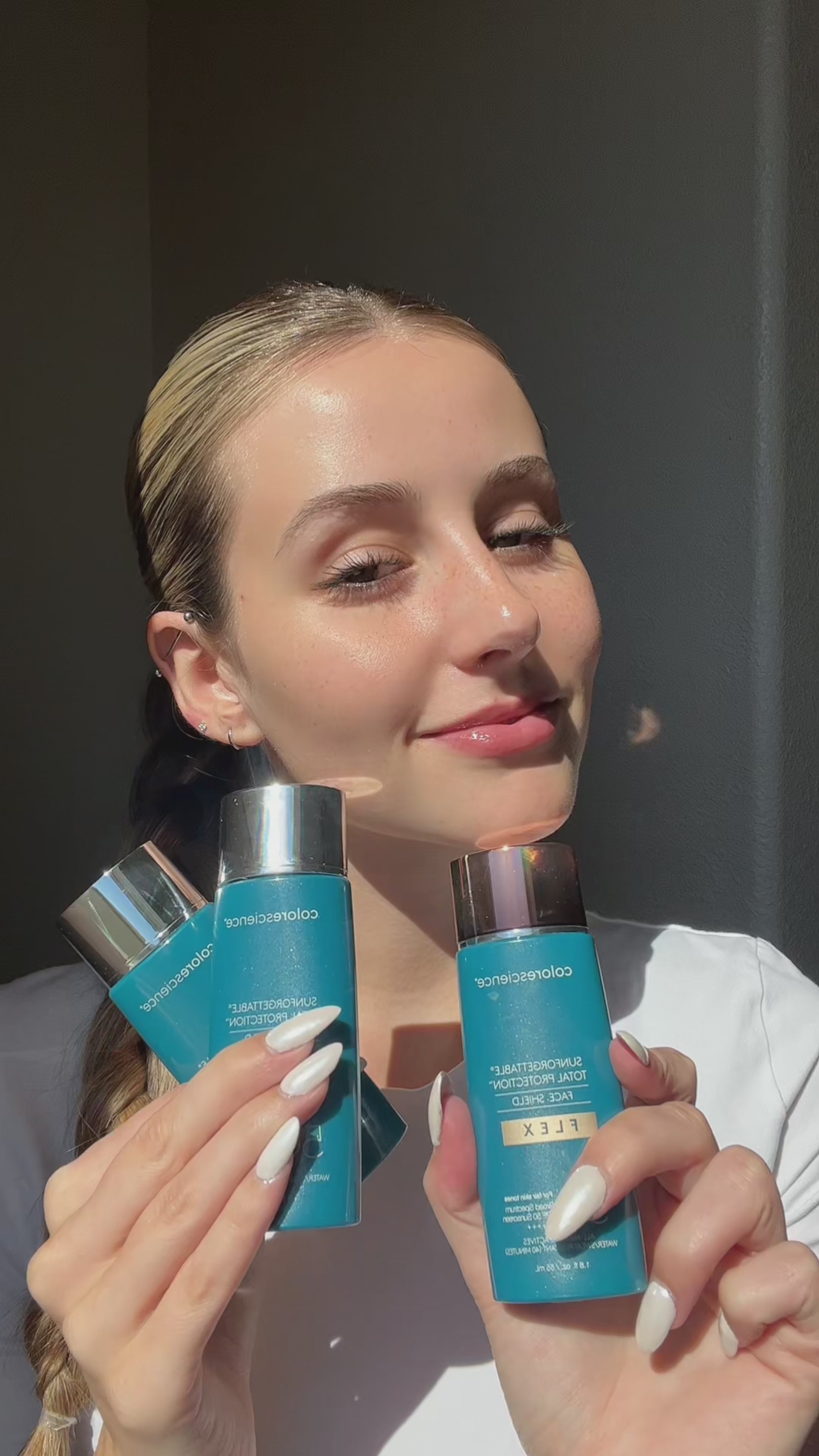 Load video: colorescience® Total Protection Face Shield Bronze Broad Spectrum SPF 50 Sunscreen